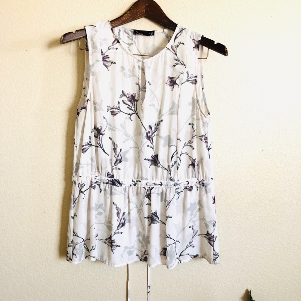 🛍Noir floral sleeveless Blouse Top